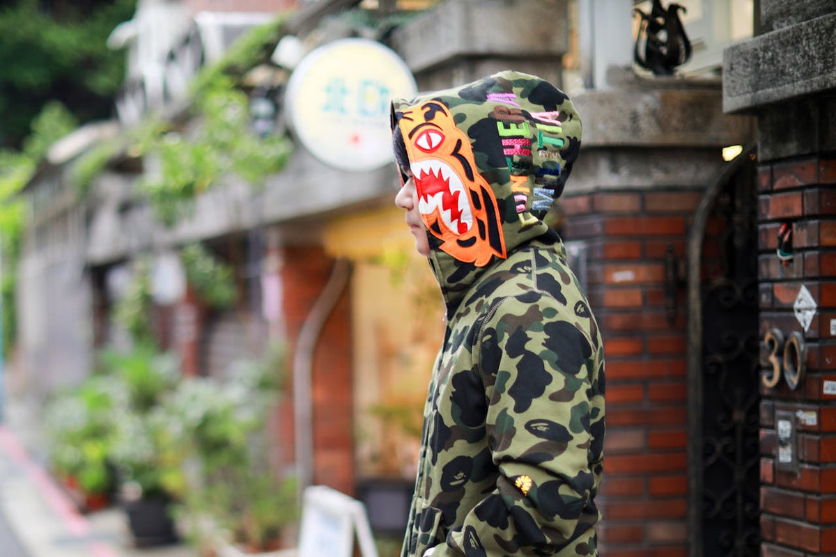 Street Essential Hoodie